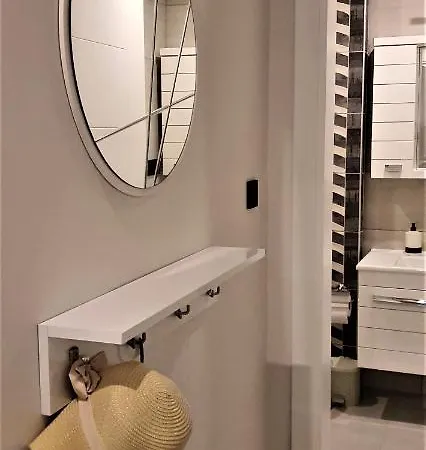Art Luxury In The Center Of Apartment