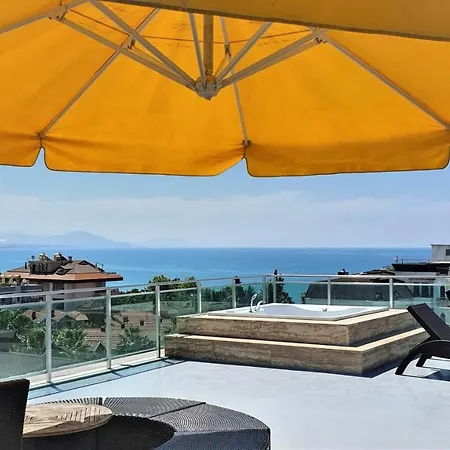 Art Luxury In The Center Of Apartment Alanya