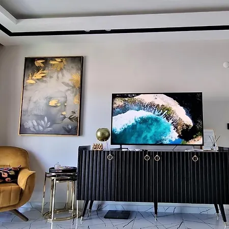 Art Luxury In The Center Of *
